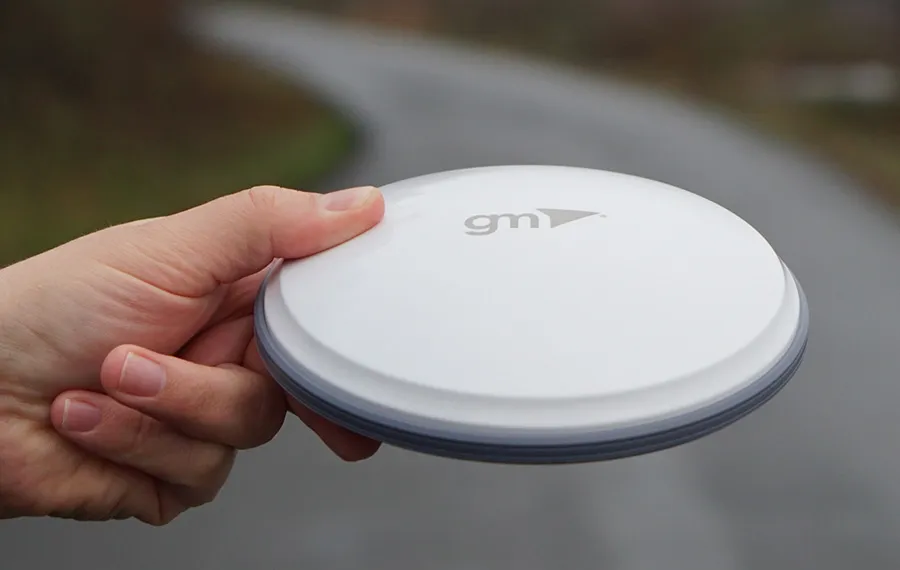 GM SMART GNSS receiver with aviation connector and Bluetooth indicator